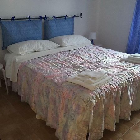 Mancini Michela Alloggio Uso Turistico Apartman Acilia Kültér fotó